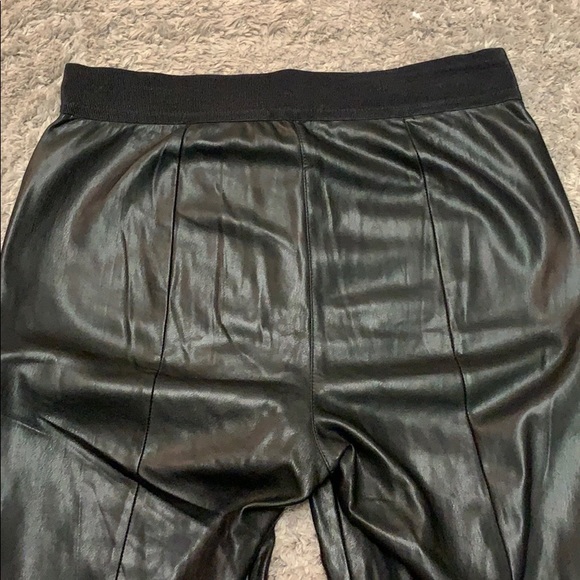 Faux black leather legging - Picture 4 of 8